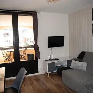 Appartement Poutran 2, 4 Personnes Au Pied Des Pistes Avec Grande Terrasse, Oz